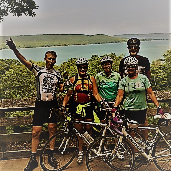 Bikers on the MSU alumni bike tour